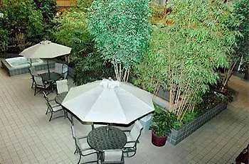 Hotel C'mon & 2*