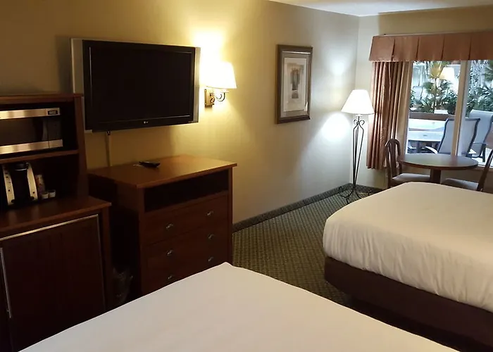 C'mon & Hotel Fargo